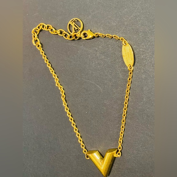 Louis Vuitton Gold Bracelet - Picture 11 of 17